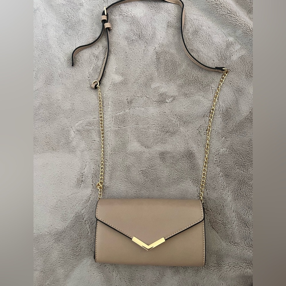 Urban Expressions Elegant Tan Crossbody Bag